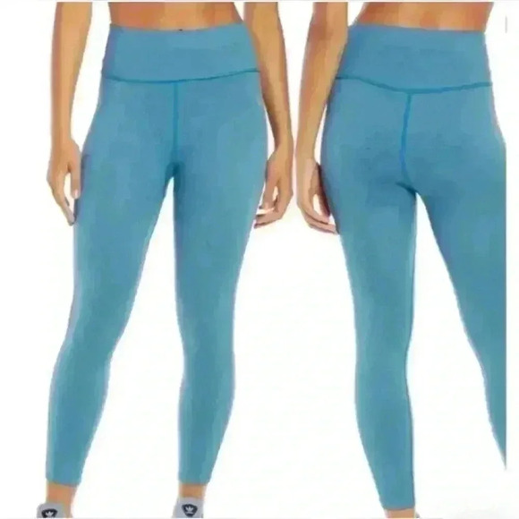 Free People Movement Free Throw Leggings Coastline Blue Medium NWOT - Picture 1 of 7